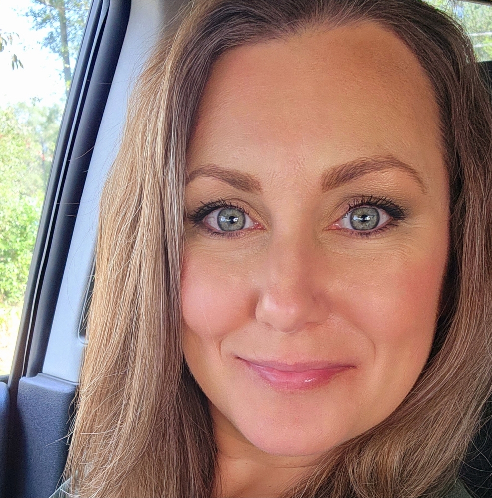 Meet your Posher, Danielle!